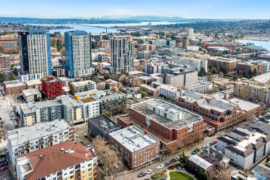 901 NE 43rd Street Seattle WA 98105