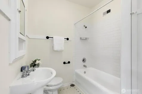 901 NE 43rd Street Seattle WA 98105