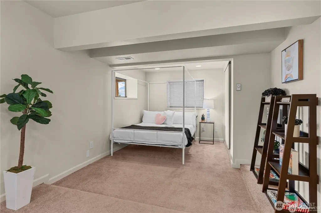 8526 E Mercer Way Mercer Island WA 98040