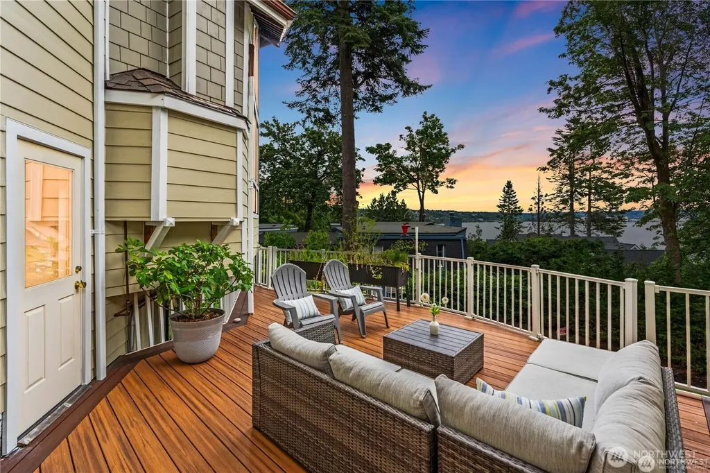 8526 E Mercer Way Mercer Island WA 98040