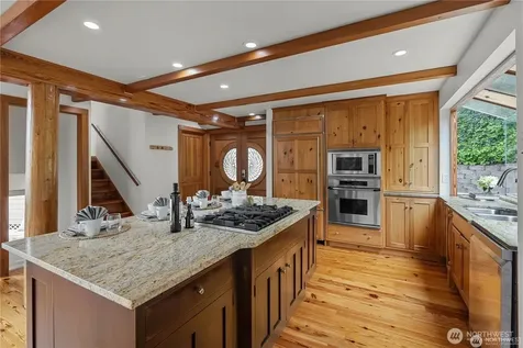 8526 E Mercer Way Mercer Island WA 98040