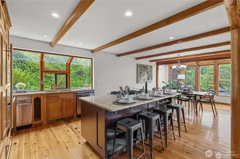 8526 E Mercer Way Mercer Island WA 98040