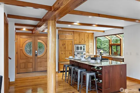 8526 E Mercer Way Mercer Island WA 98040
