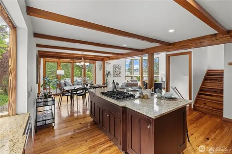 8526 E Mercer Way Mercer Island WA 98040