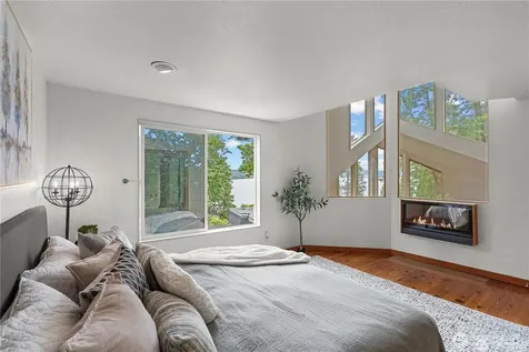 8526 E Mercer Way Mercer Island WA 98040