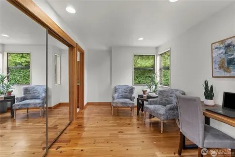 8526 E Mercer Way Mercer Island WA 98040