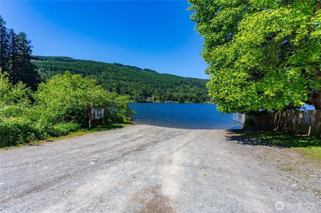 22989 Lake Mcmurray Lane Mount Vernon WA 98274