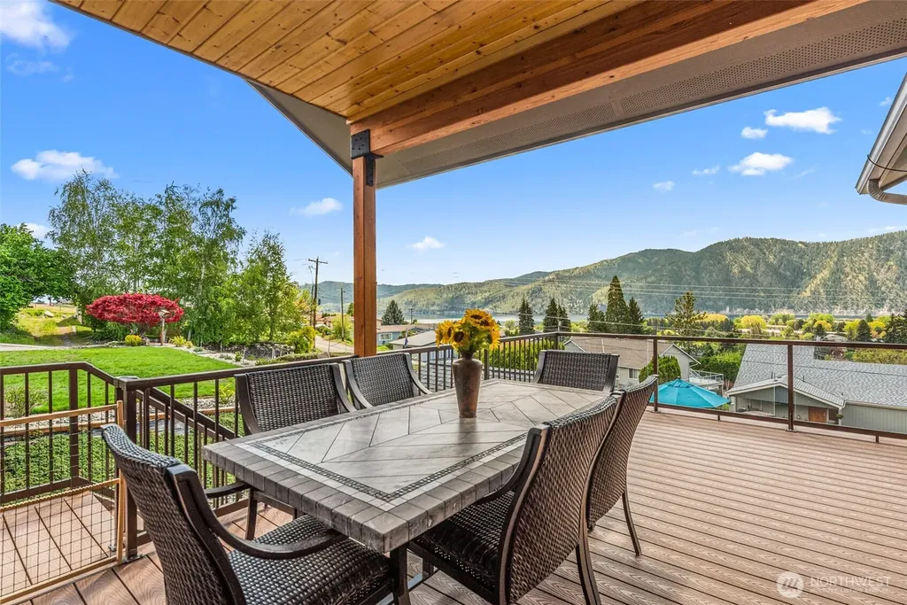 25 Harvey Lewis Lane Manson WA 98831
