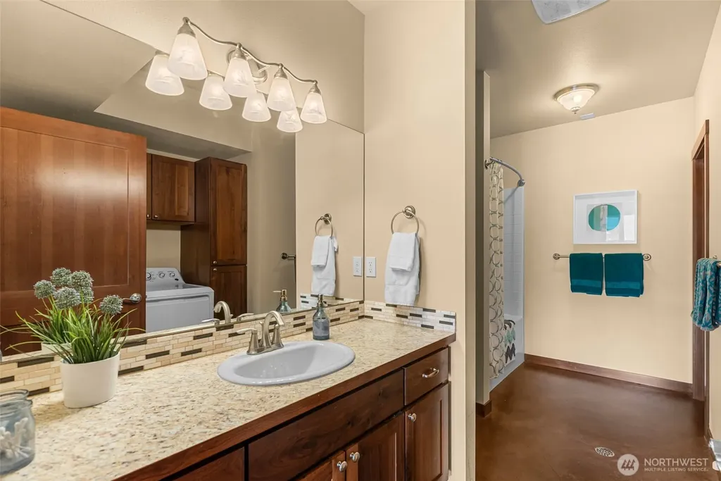 25 Harvey Lewis Lane Manson WA 98831