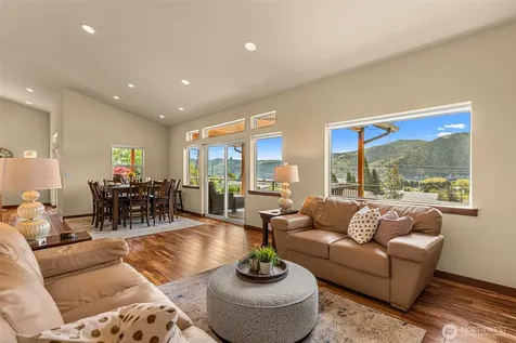 25 Harvey Lewis Lane Manson WA 98831