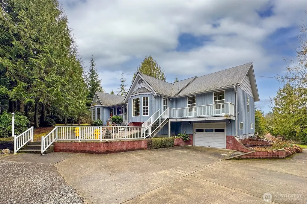 202 W Emerald Forest Lane Sequim WA 98382