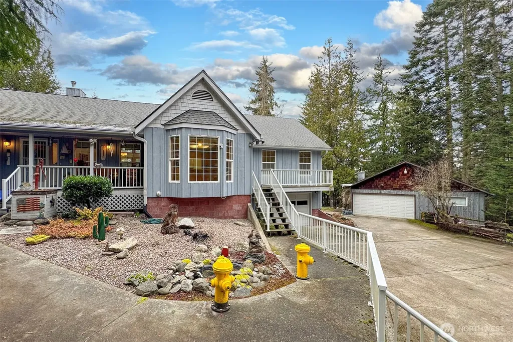 202 W Emerald Forest Lane Sequim WA 98382