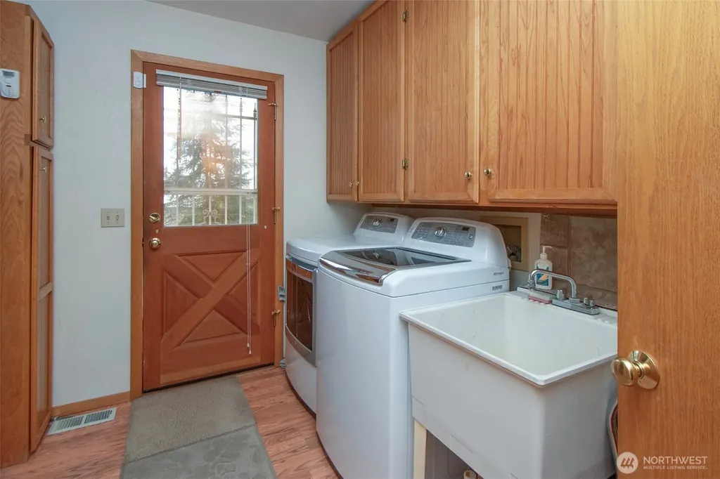 202 W Emerald Forest Lane Sequim WA 98382