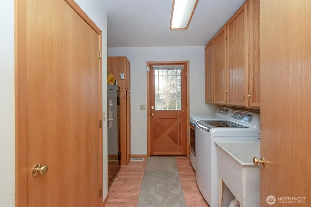 202 W Emerald Forest Lane Sequim WA 98382