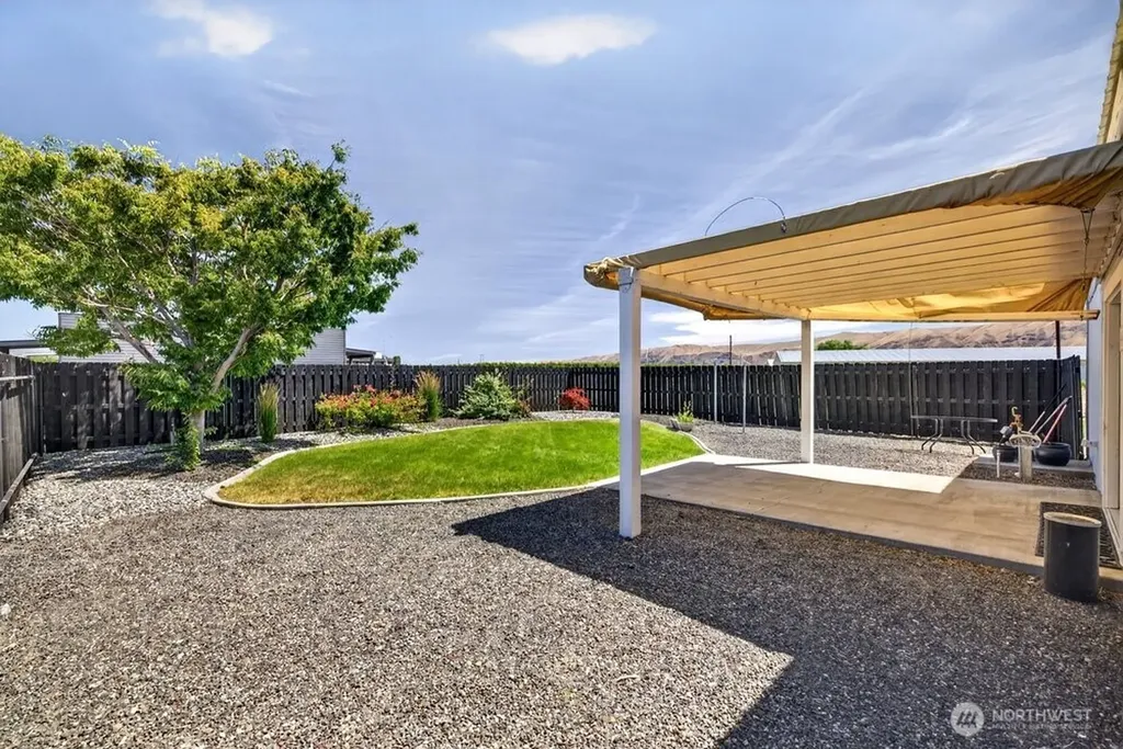 127 Frontier Way SW Mattawa WA 99349