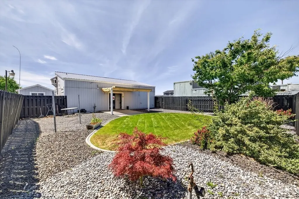 127 Frontier Way SW Mattawa WA 99349