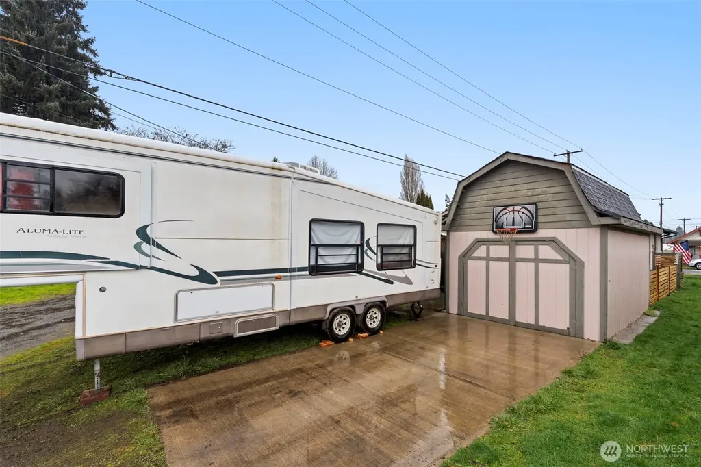1025 E Street Centralia WA 98531