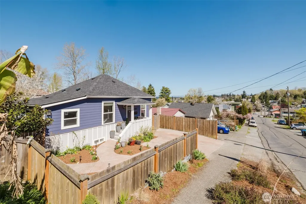 3032 S Dawson Street Seattle WA 98108
