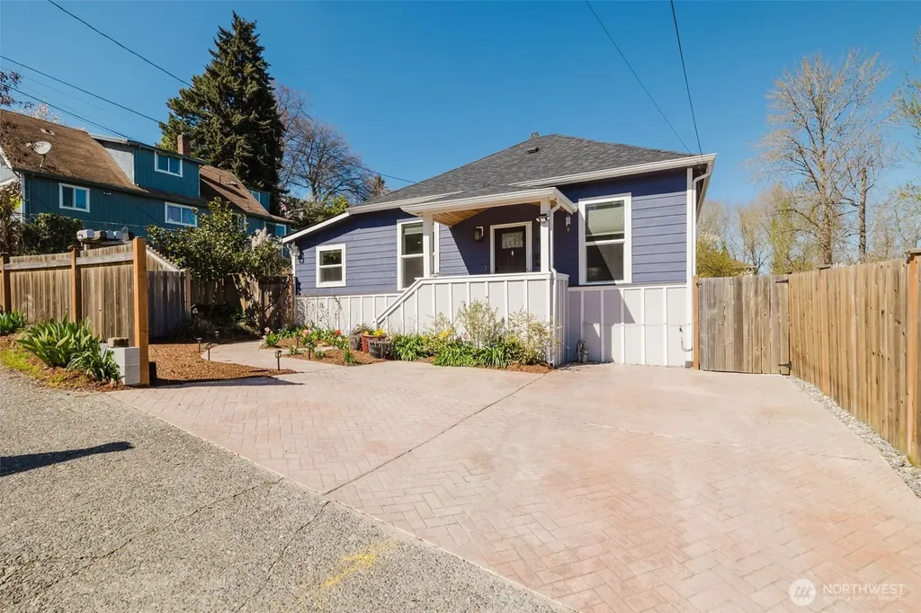 3032 S Dawson Street Seattle WA 98108