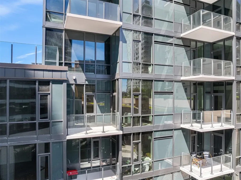 889 103rd Avenue NE Bellevue WA 98004