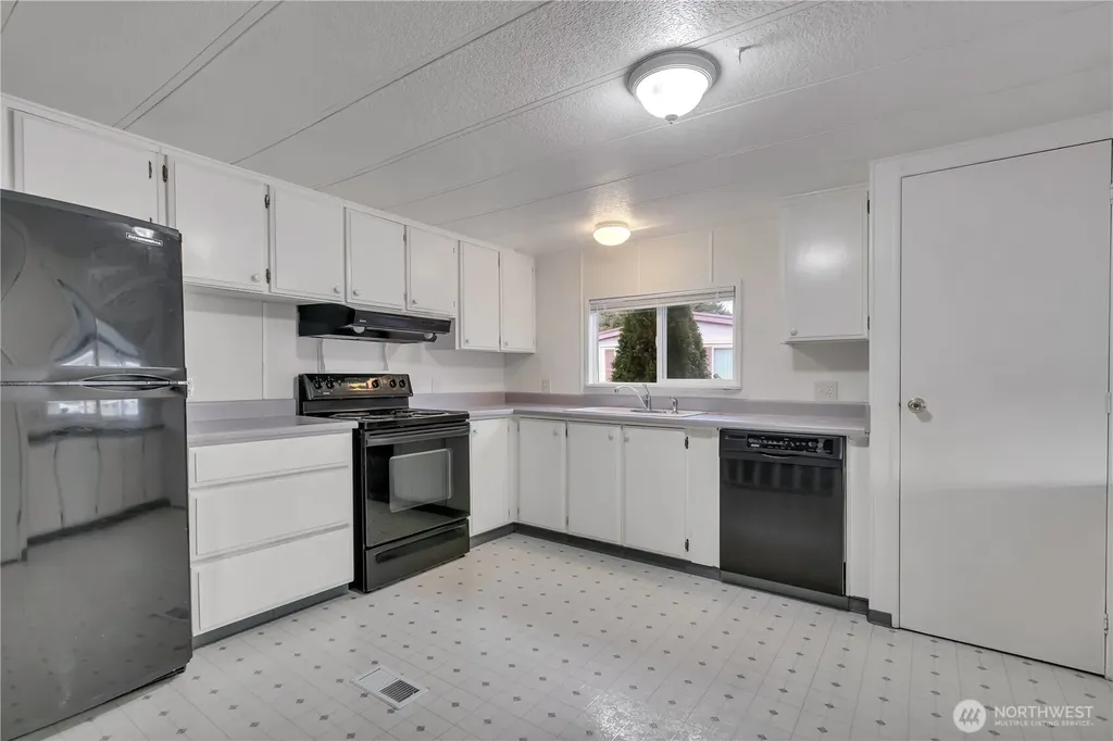 21809 107th Place SE Kent WA 98031