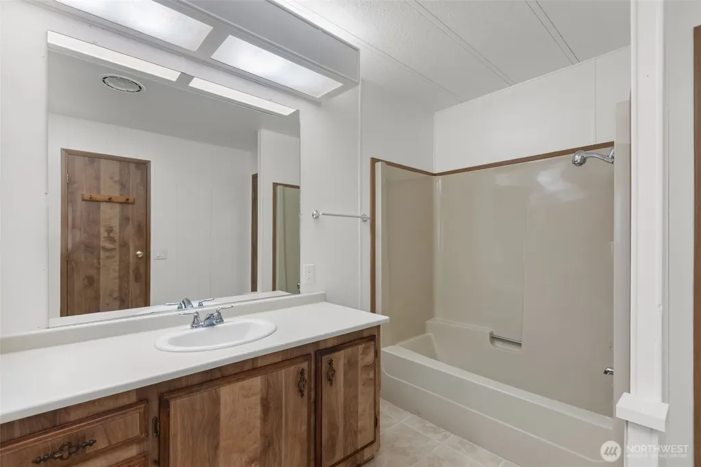 11436 SE 208th Street Kent WA 98031