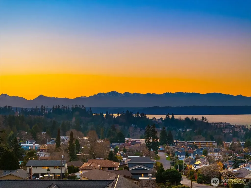 1108 9th Avenue S Edmonds WA 98020