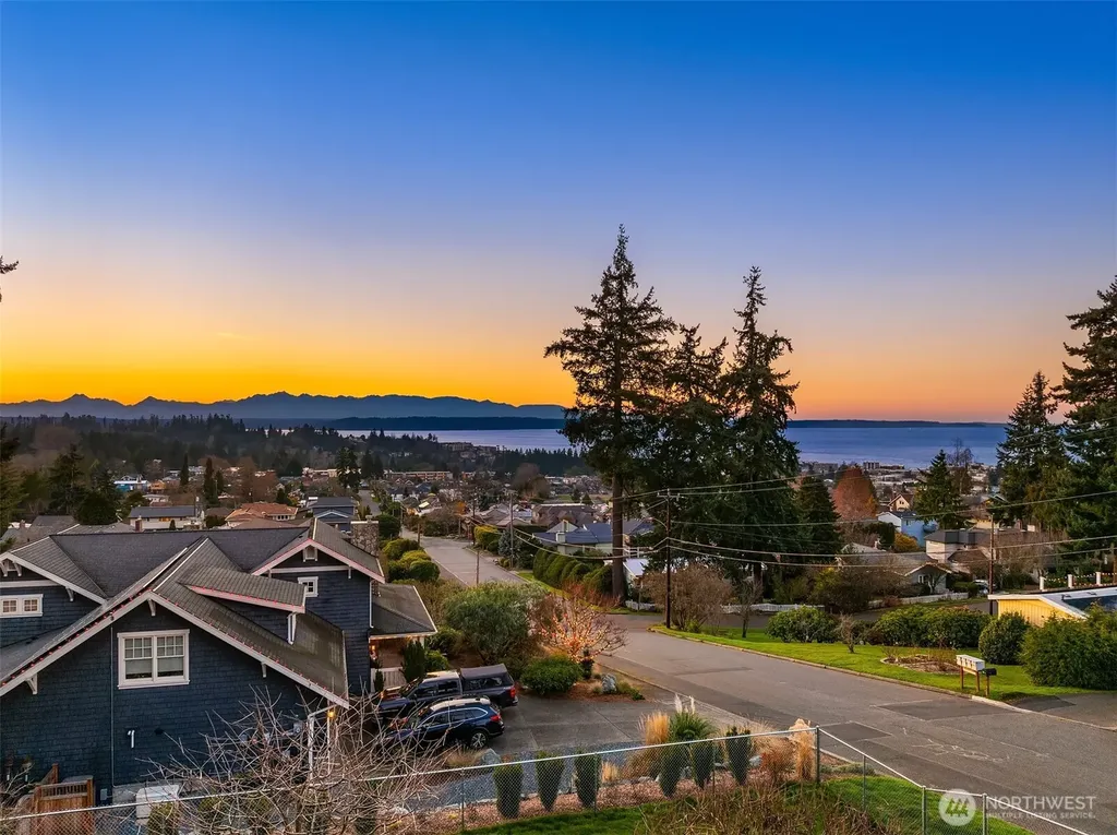 1108 9th Avenue S Edmonds WA 98020