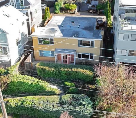 2020 Eastlake Avenue E Seattle WA 98102