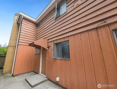 2020 Eastlake Avenue E Seattle WA 98102
