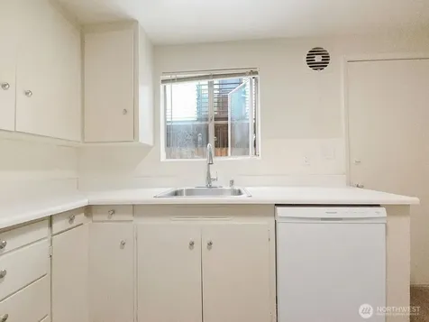 2020 Eastlake Avenue E Seattle WA 98102