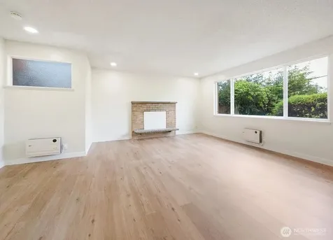 2020 Eastlake Avenue E Seattle WA 98102