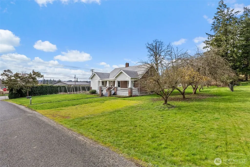 26 SE Spring Street Chehalis WA 98532