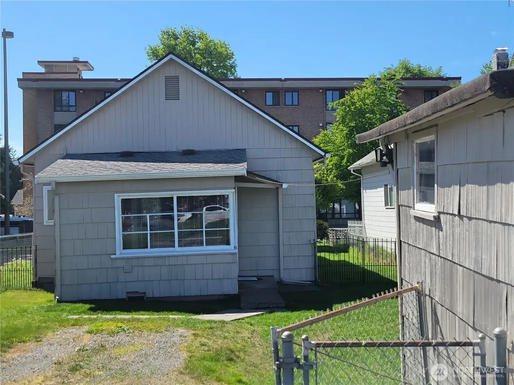 316 S Division Street Auburn WA 98001
