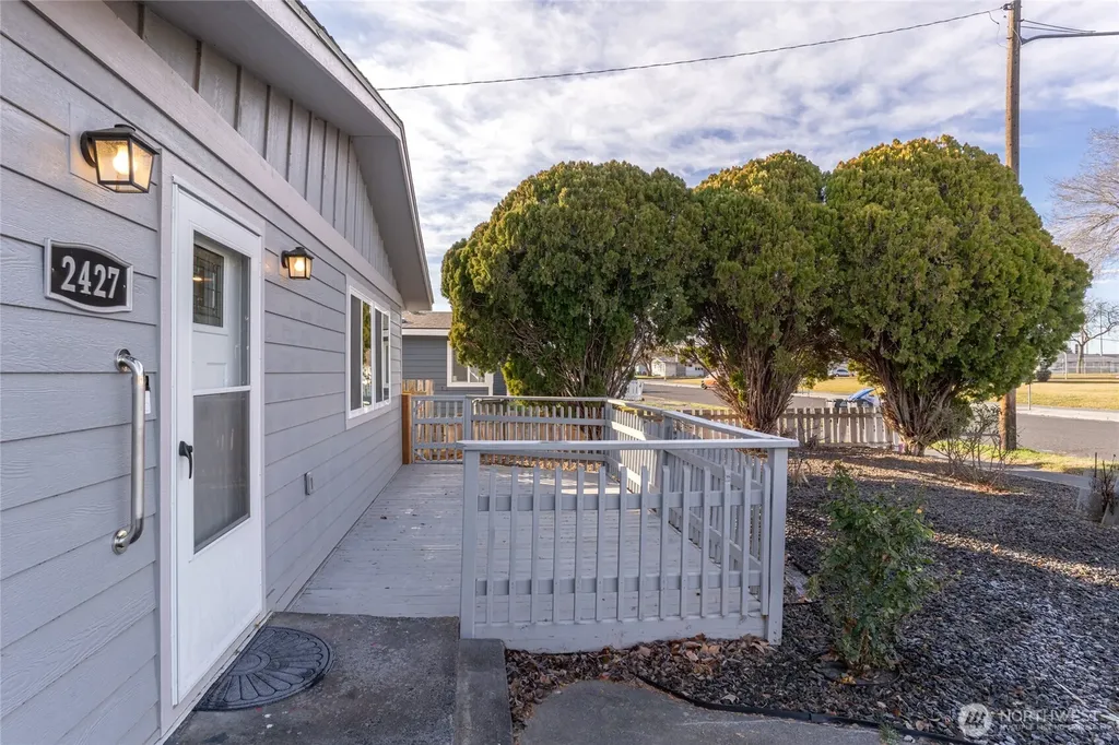 2427 W Texas Street Moses Lake WA 98837