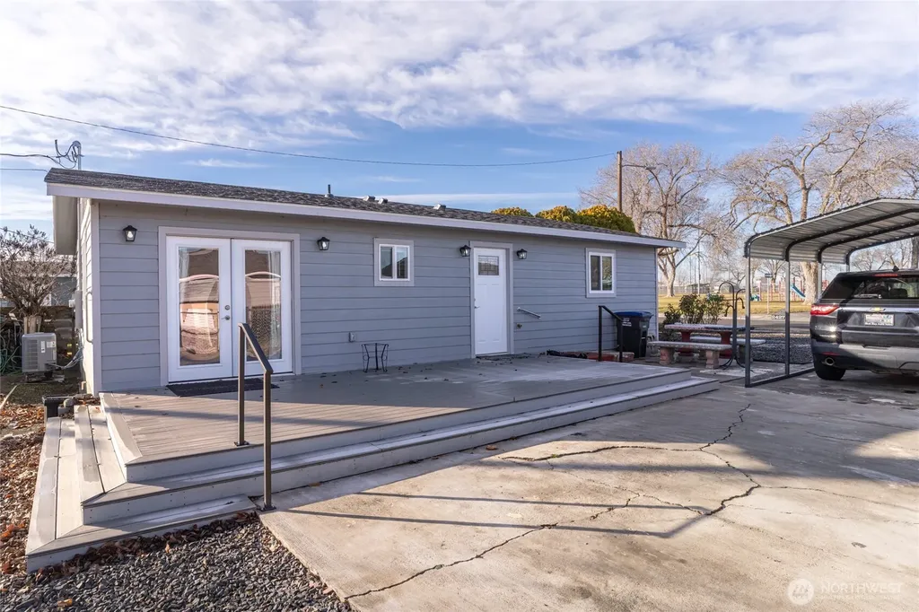 2427 W Texas Street Moses Lake WA 98837