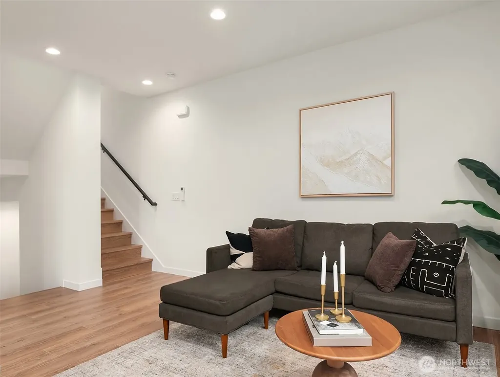 221 NE 75th Street Seattle WA 98115