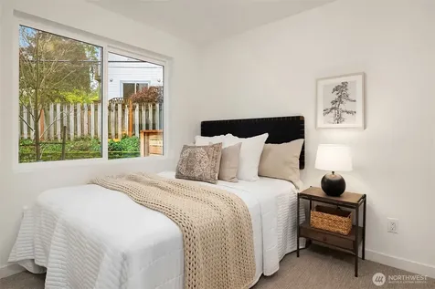 221 NE 75th Street Seattle WA 98115
