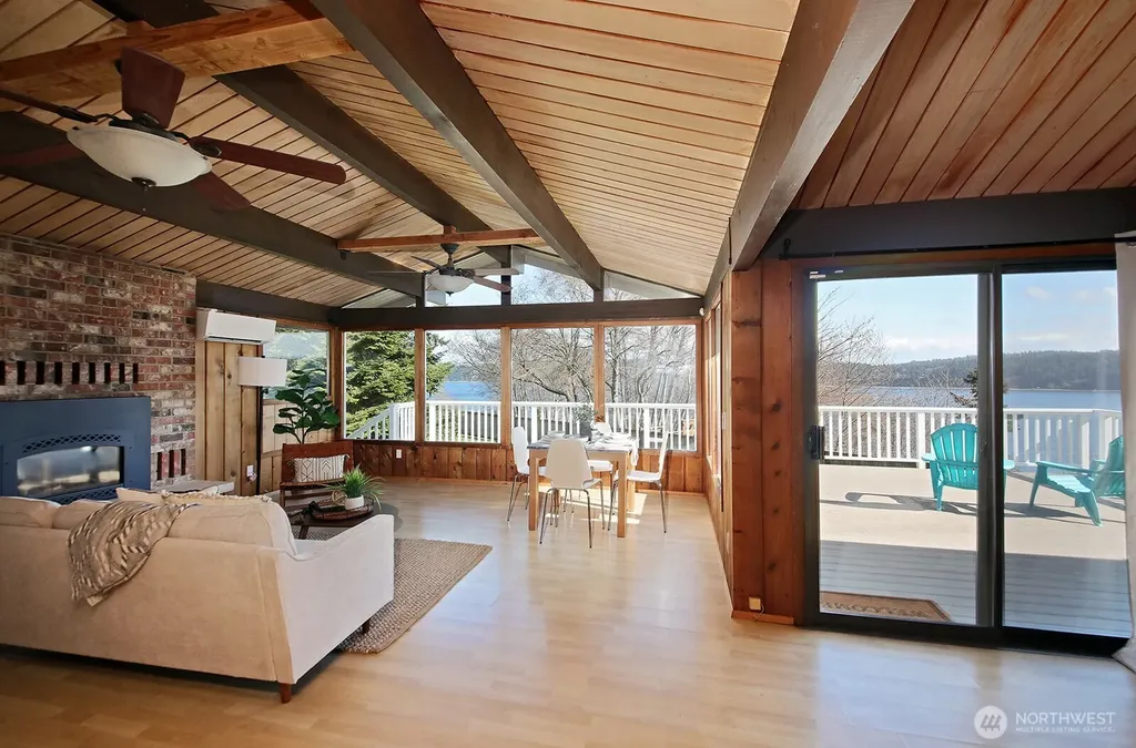 1412 Commodore Place Freeland WA 98249