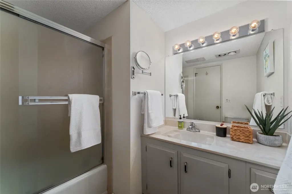 104 Spader Bay Road Chelan WA 98816