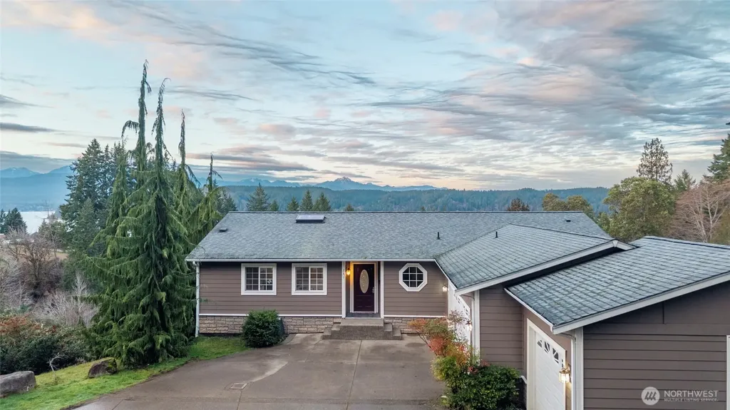 231 E Linda Vista Court Union WA 98592