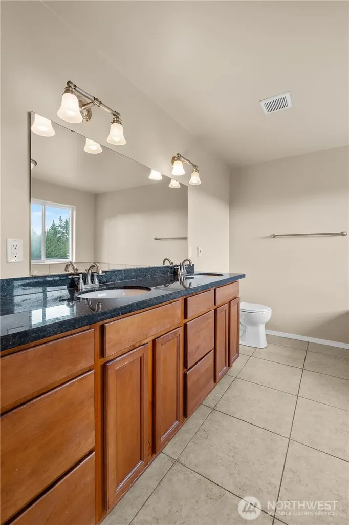231 E Linda Vista Court Union WA 98592