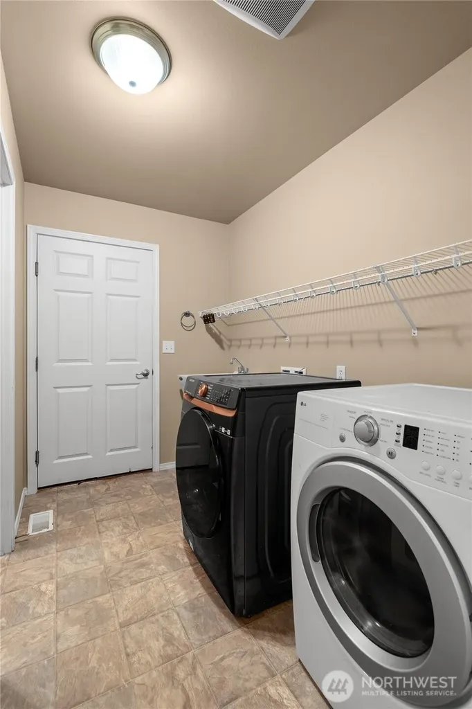 231 E Linda Vista Court Union WA 98592