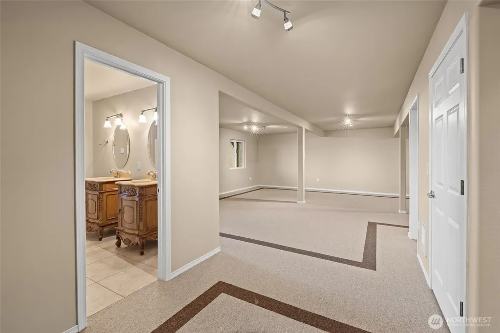 231 E Linda Vista Court Union WA 98592