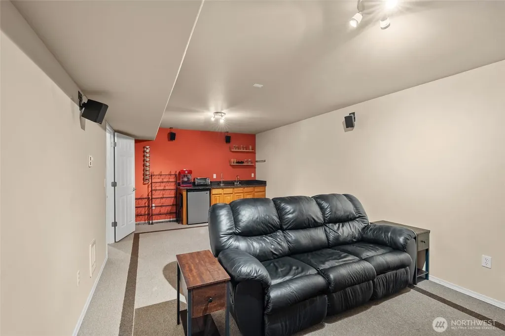 231 E Linda Vista Court Union WA 98592