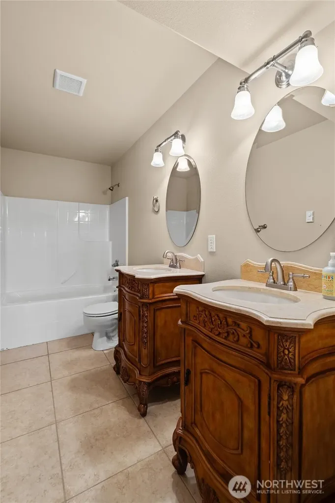 231 E Linda Vista Court Union WA 98592