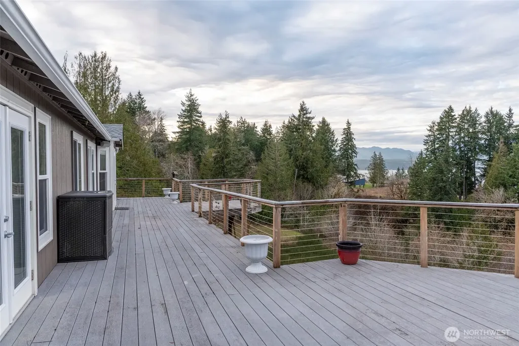 231 E Linda Vista Court Union WA 98592