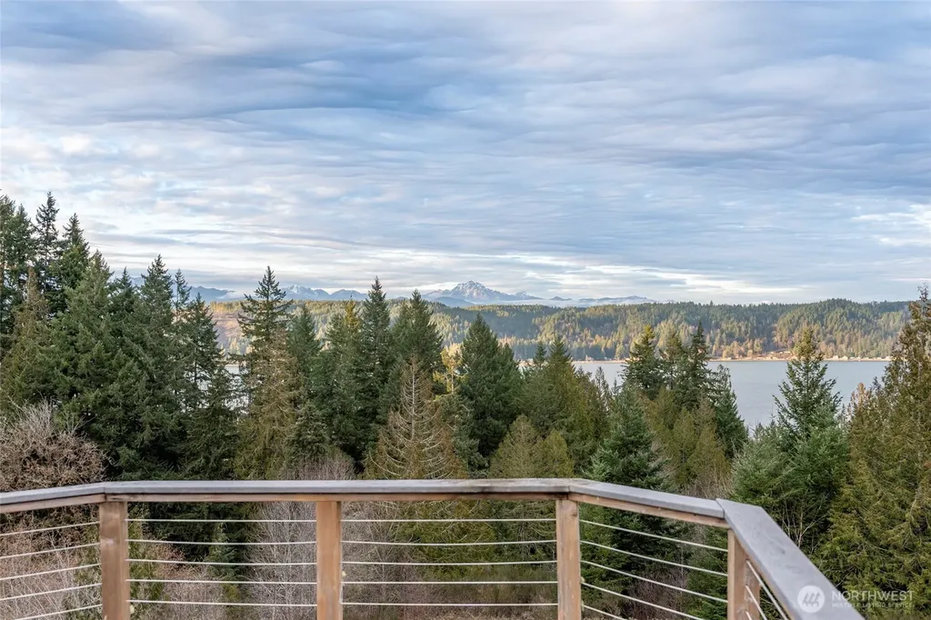 231 E Linda Vista Court Union WA 98592