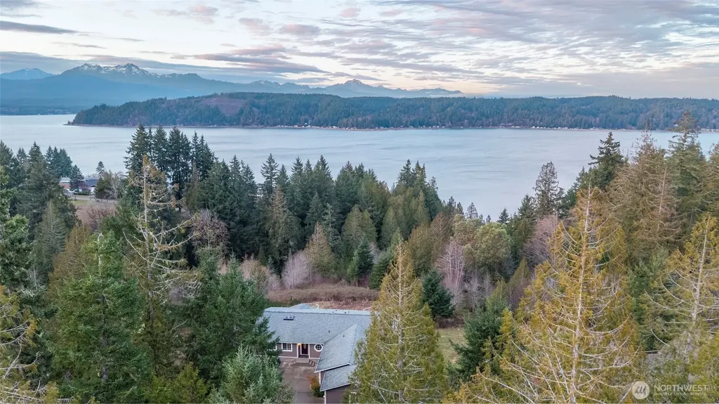 231 E Linda Vista Court Union WA 98592
