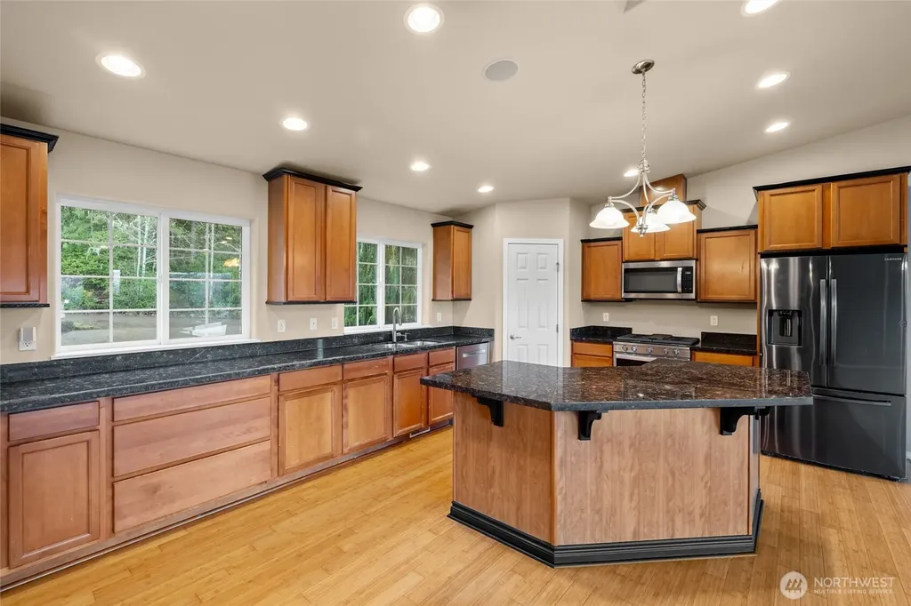 231 E Linda Vista Court Union WA 98592